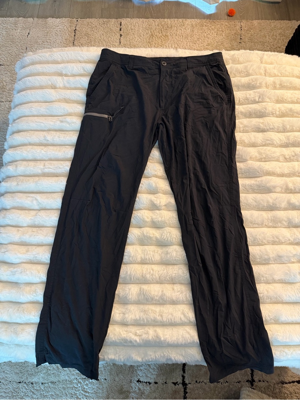 REI Black Men's Cargo Travel Pants with Zipper Thigh Pocket